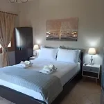 Athena's Luxury Place אגריה