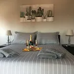 דירה Athena's Luxury Place *