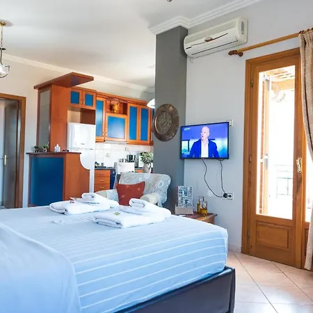 Athena's Luxury Place * Agriá