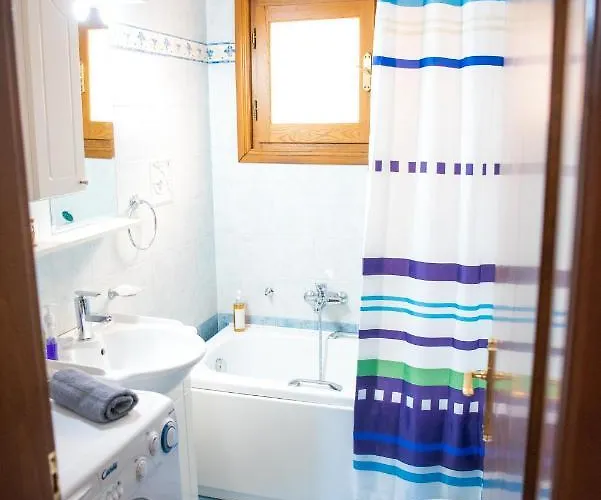 Athena's Luxury Place * Agria